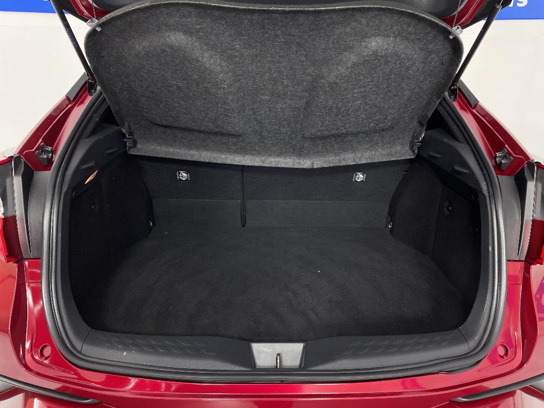 Photo '14' of Toyota C-HR