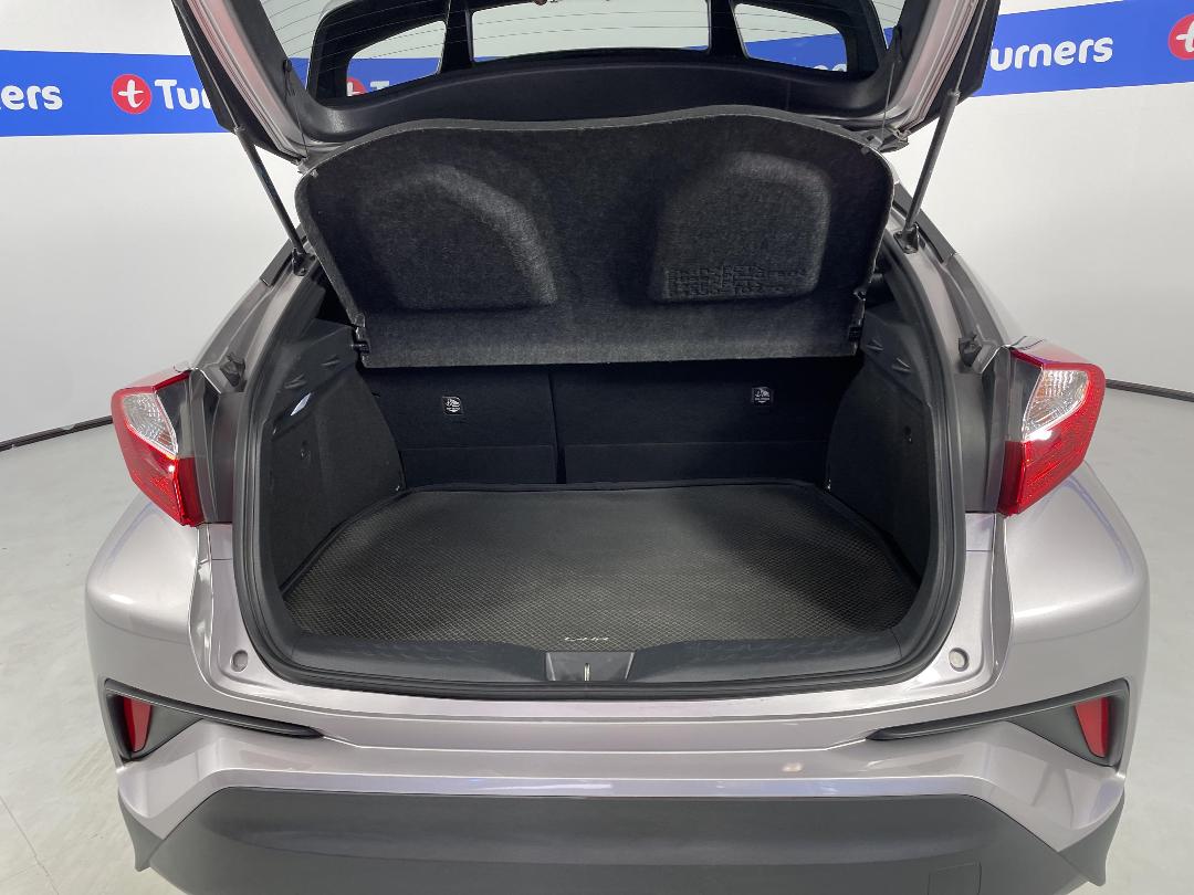 Photo '14' of Toyota C-HR