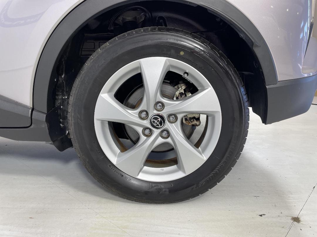 Photo '11' of Toyota C-HR