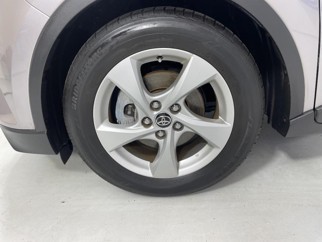 Photo '10' of Toyota C-HR