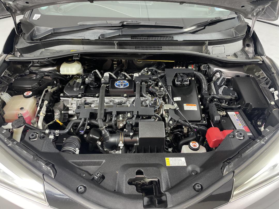 Photo '13' of Toyota C-HR