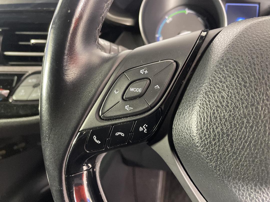 Photo '23' of Toyota C-HR