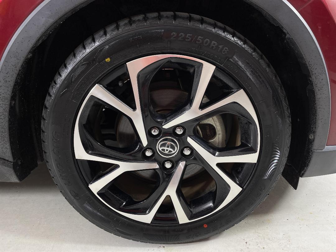 Photo '9' of Toyota C-HR Photo '9' of Toyota C-HR