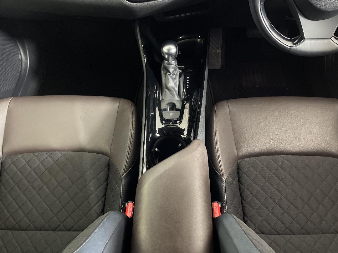 Photo '18' of Toyota C-HR Photo '18' of Toyota C-HR