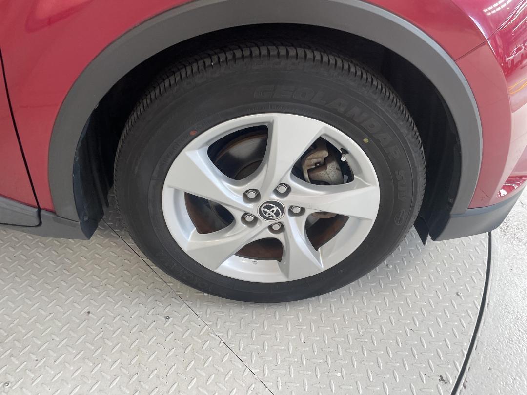 Photo '9' of Toyota C-HR