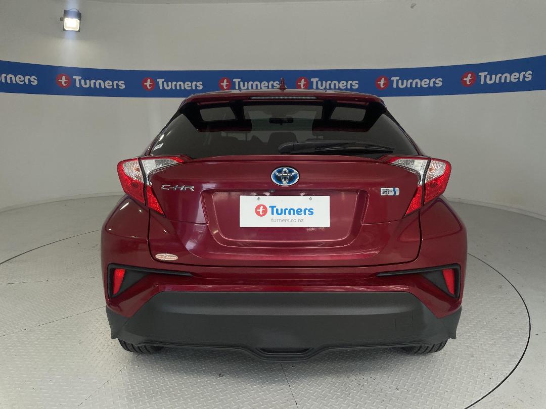 Photo '6' of Toyota C-HR