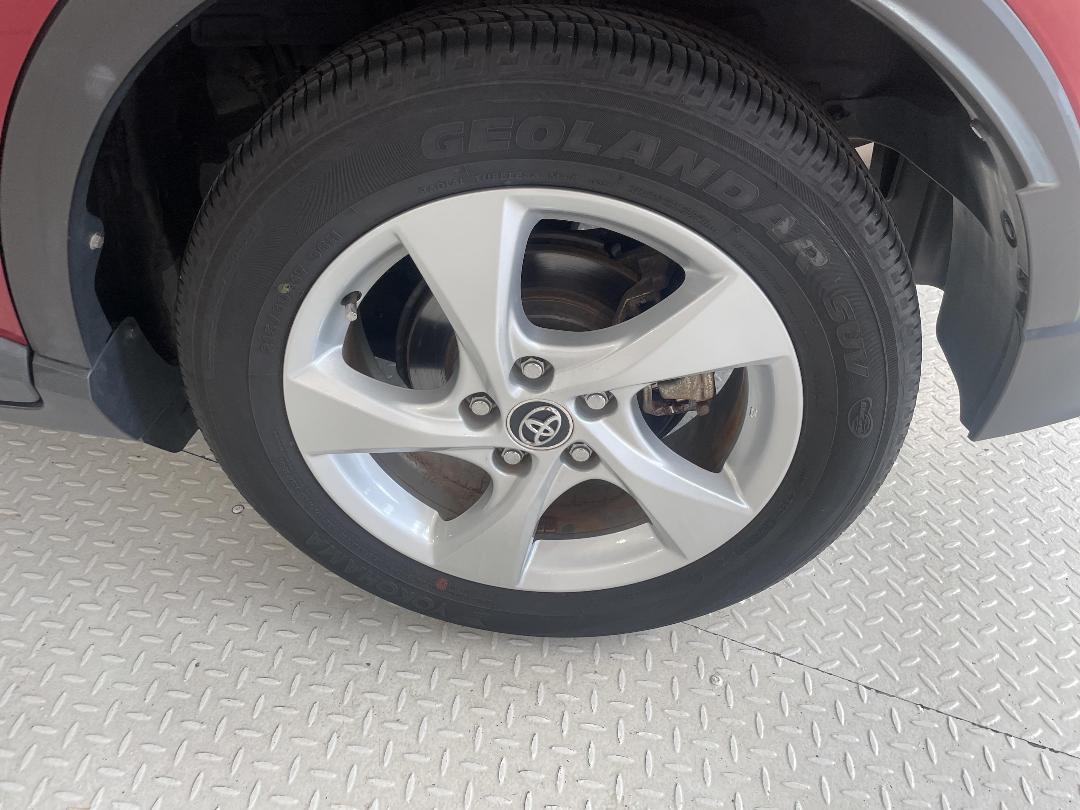 Photo '11' of Toyota C-HR