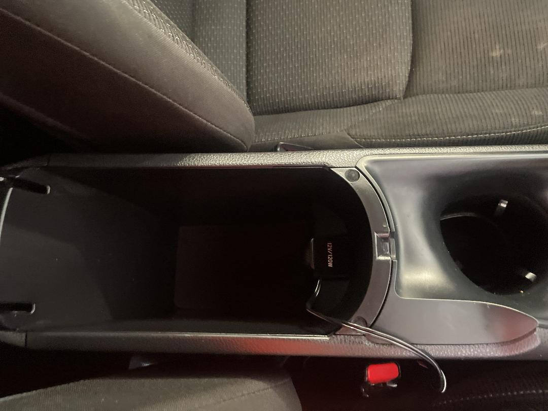 Photo '30' of Toyota C-HR