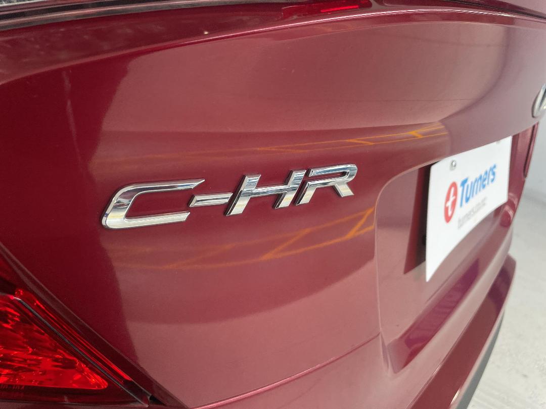 Photo '32' of Toyota C-HR