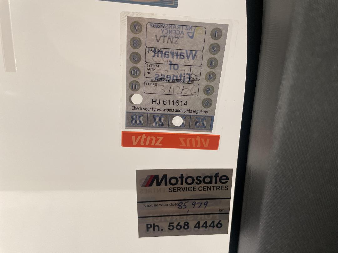 Photo '32' of Toyota C-HR