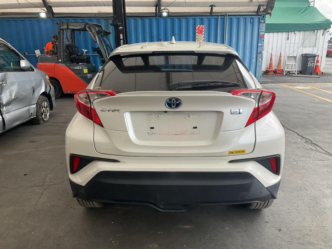 Photo '5' of Toyota C-HR Photo '5' of Toyota C-HR