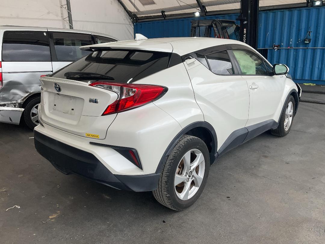 Photo '6' of Toyota C-HR Photo '6' of Toyota C-HR