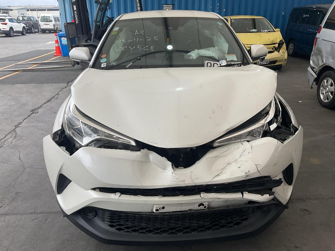 Photo '2' of Toyota C-HR Photo '2' of Toyota C-HR