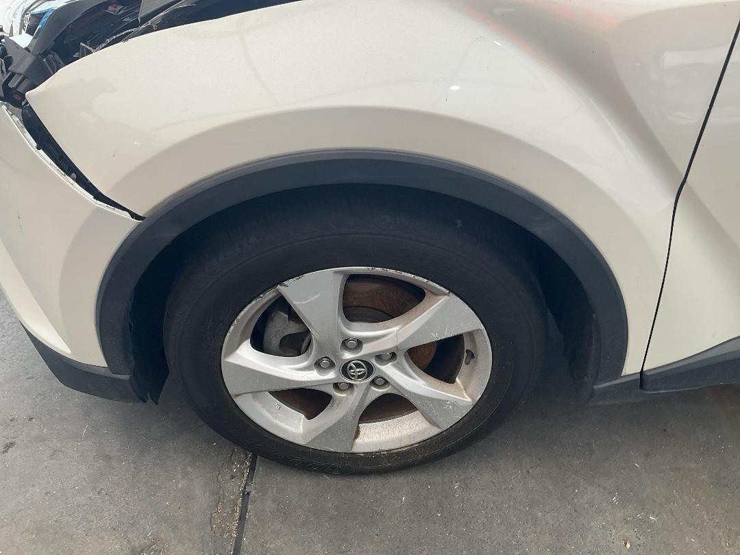 Photo '18' of Toyota C-HR Photo '18' of Toyota C-HR