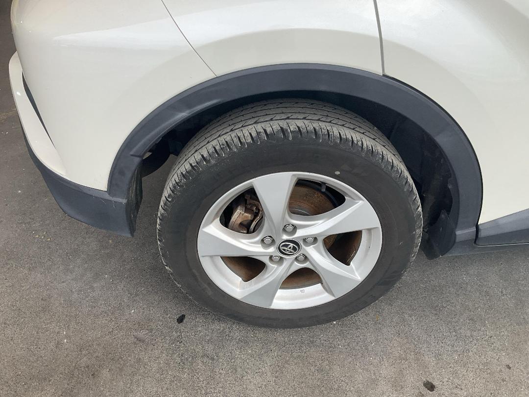 Photo '16' of Toyota C-HR Photo '16' of Toyota C-HR