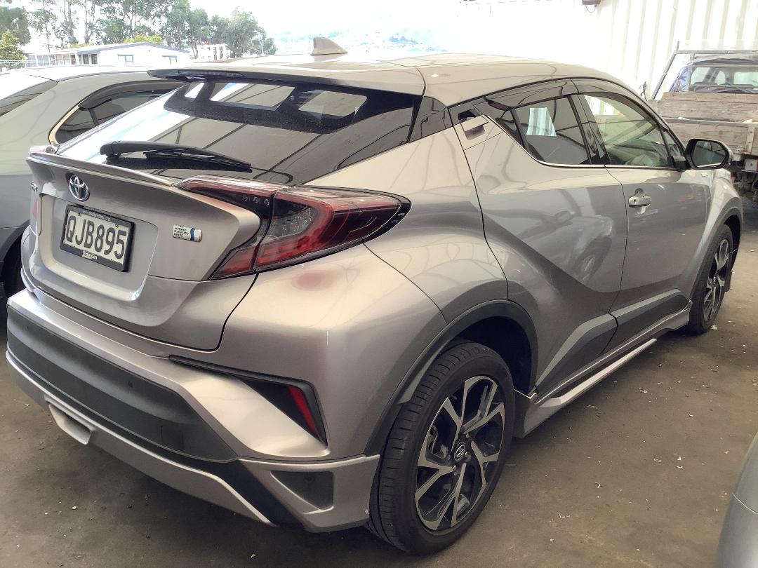 Photo '5' of Toyota C-HR Photo '5' of Toyota C-HR