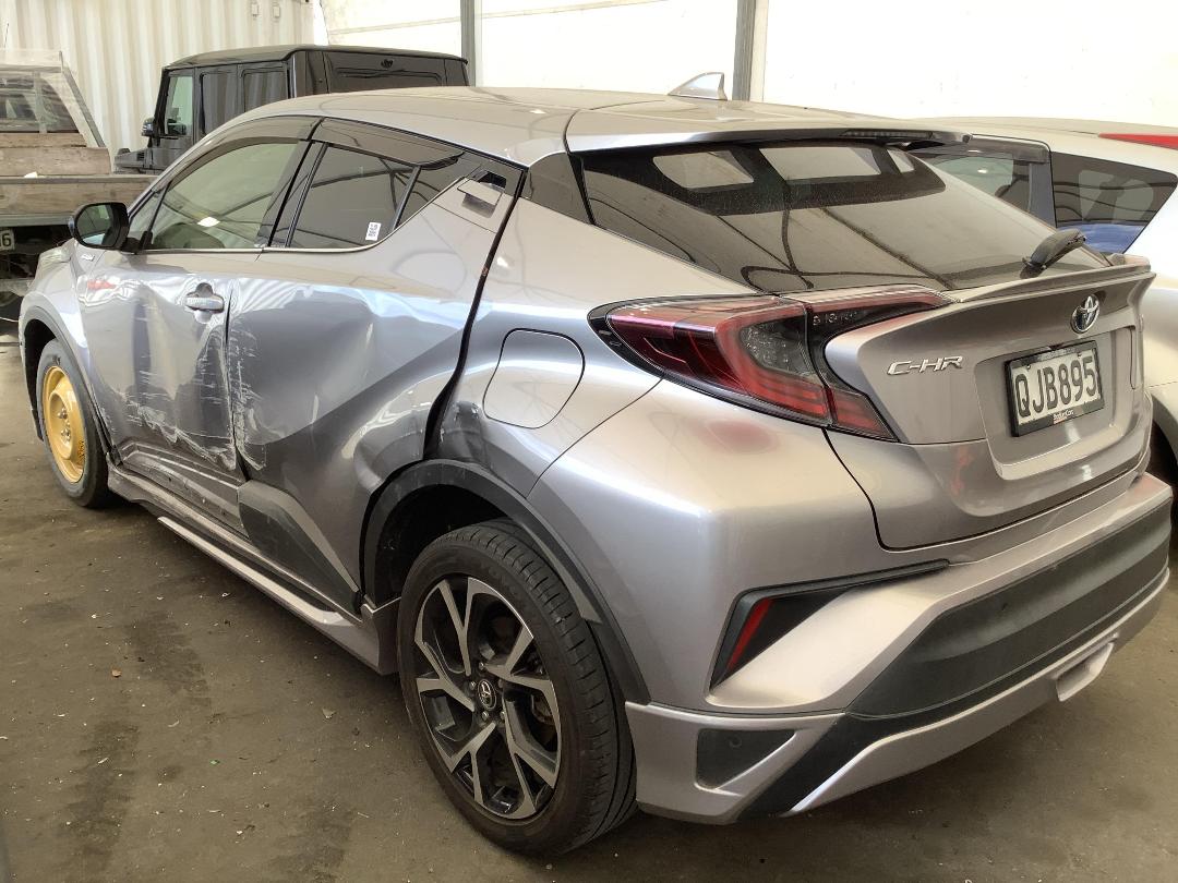 Photo '6' of Toyota C-HR Photo '6' of Toyota C-HR