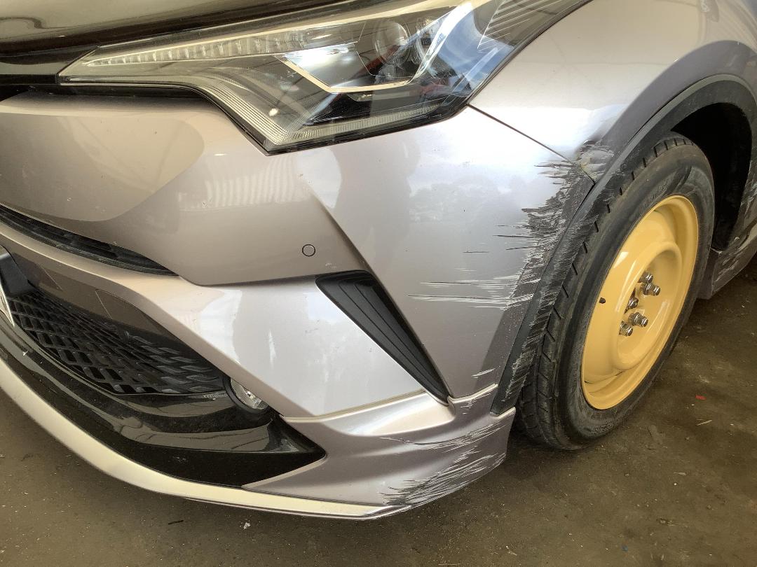 Photo '3' of Toyota C-HR Photo '3' of Toyota C-HR