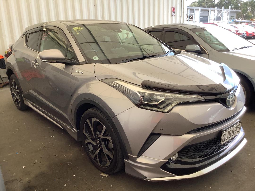 Photo '4' of Toyota C-HR Photo '4' of Toyota C-HR