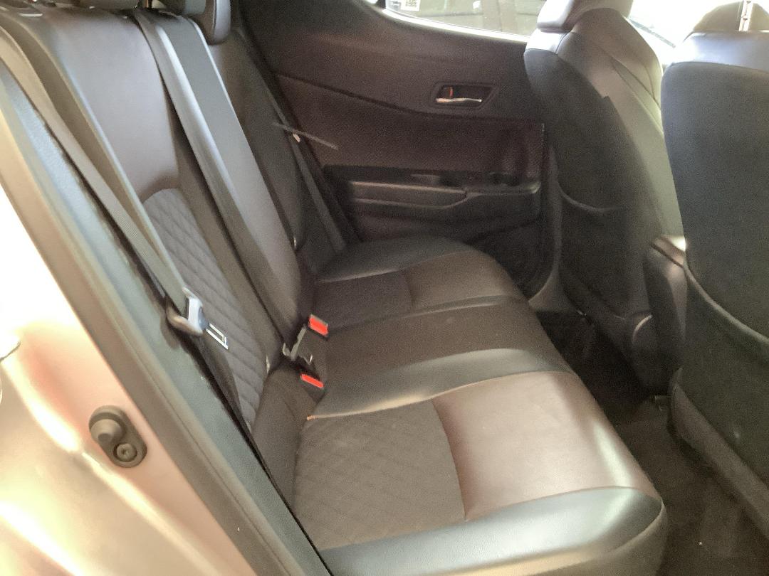 Photo '8' of Toyota C-HR Photo '8' of Toyota C-HR