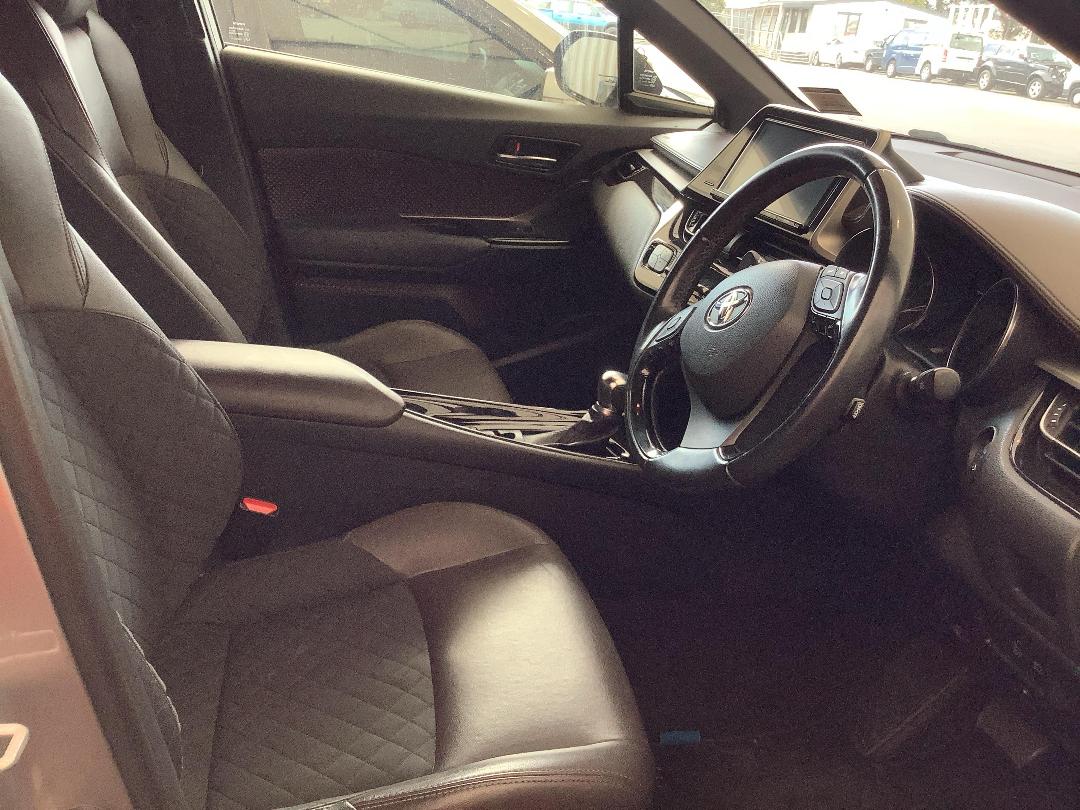 Photo '9' of Toyota C-HR Photo '9' of Toyota C-HR