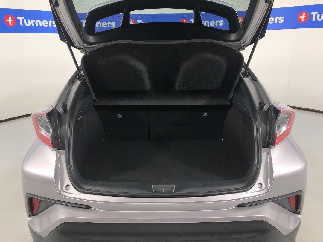 Photo '14' of Toyota C-HR