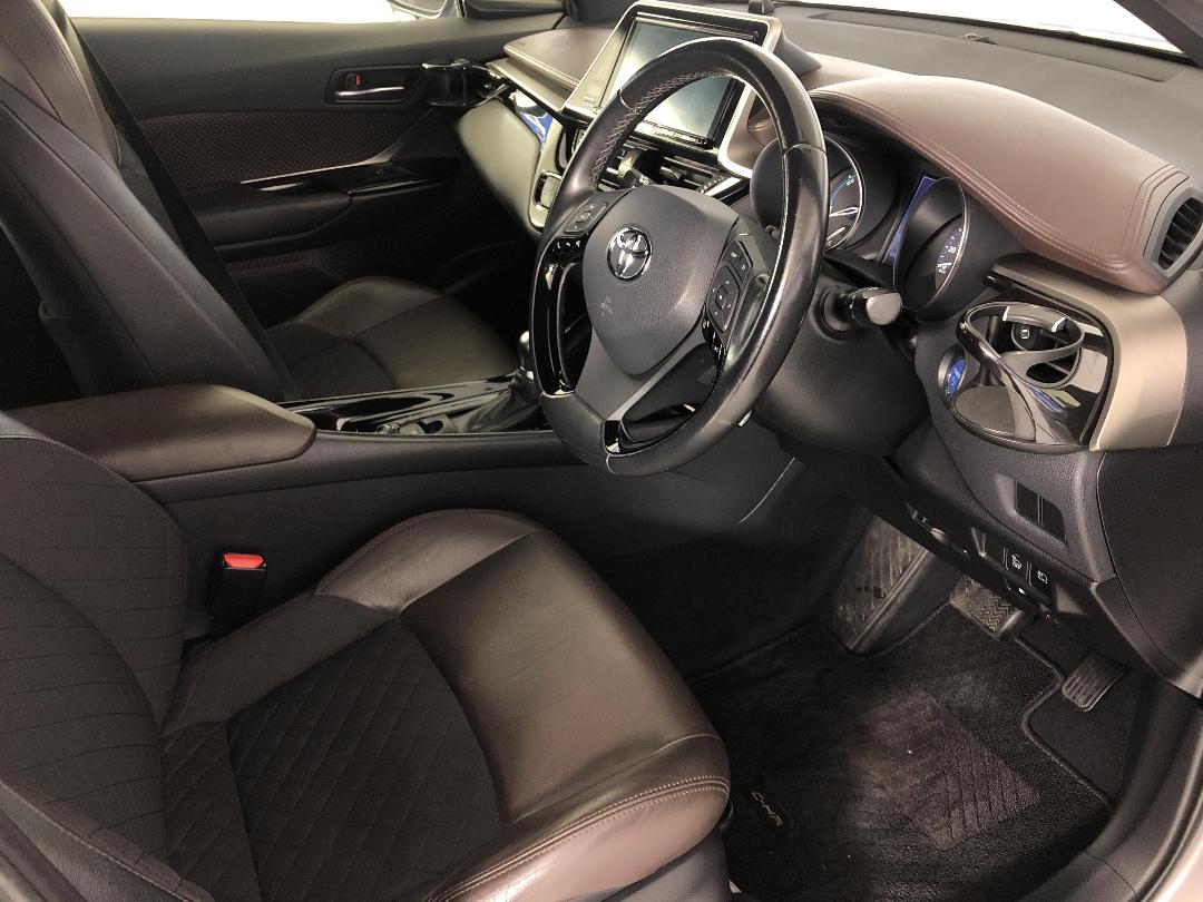 Photo '16' of Toyota C-HR