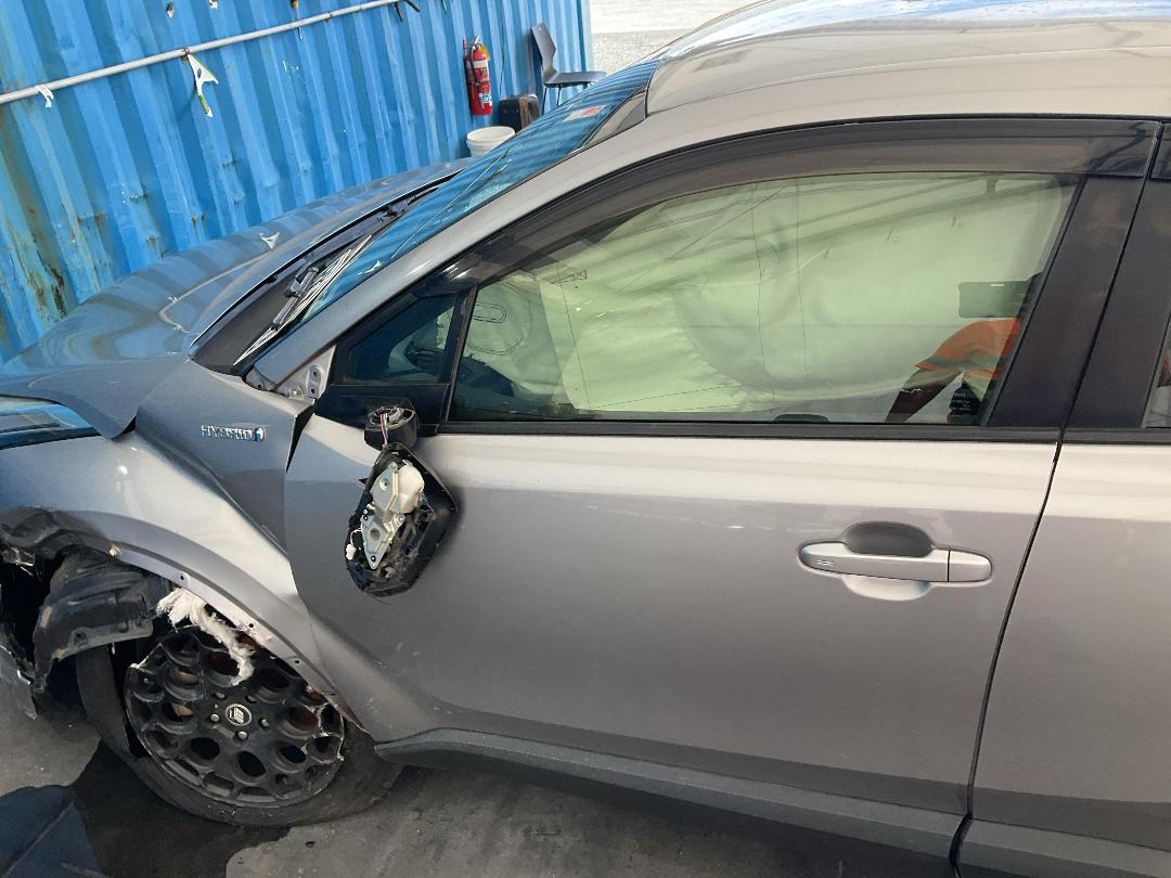 Photo '8' of Toyota C-HR