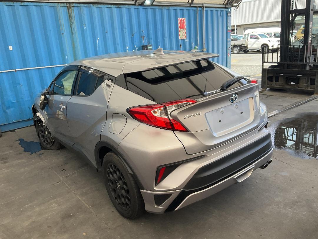 Photo '9' of Toyota C-HR