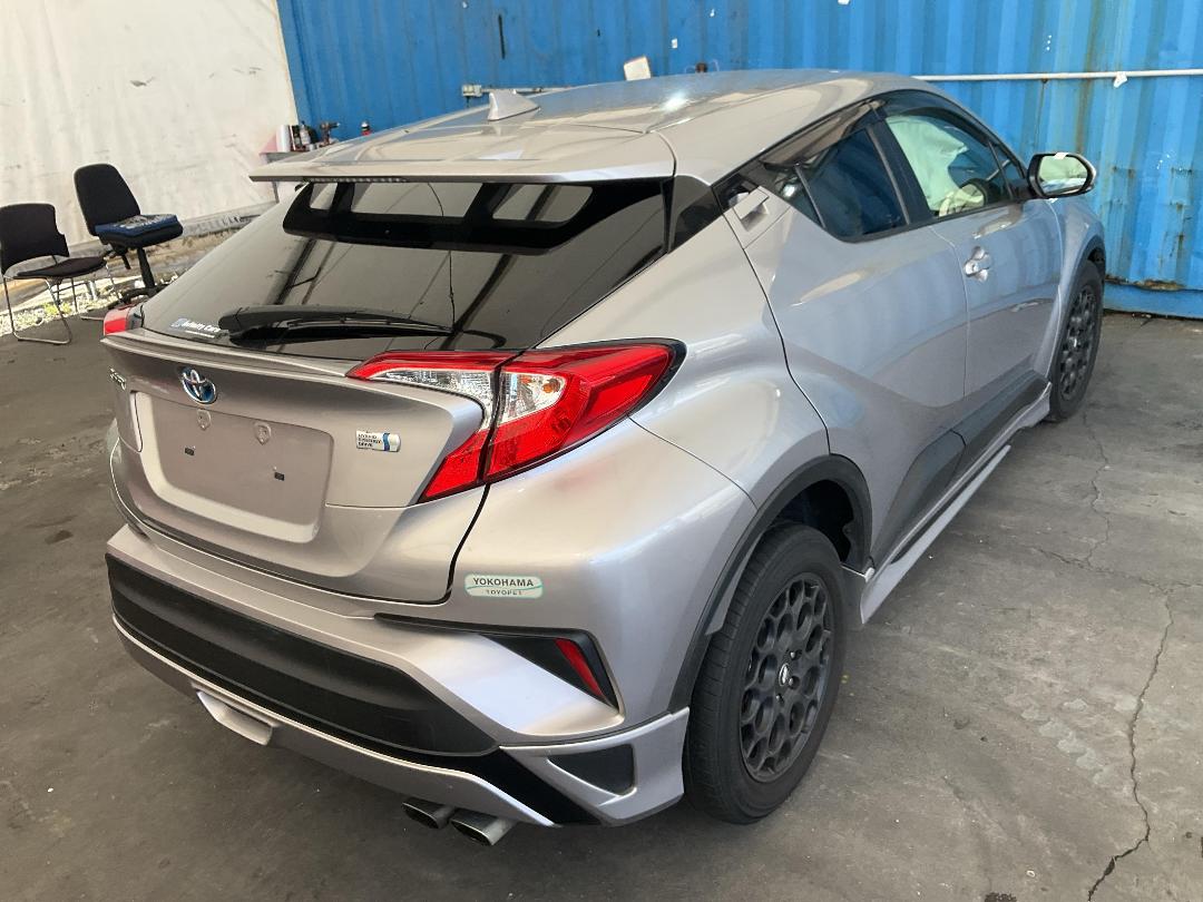 Photo '11' of Toyota C-HR