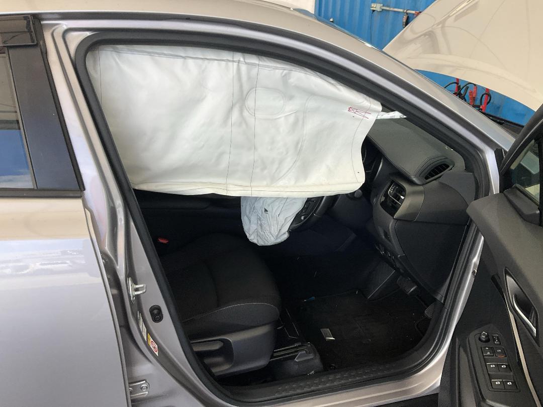 Photo '16' of Toyota C-HR