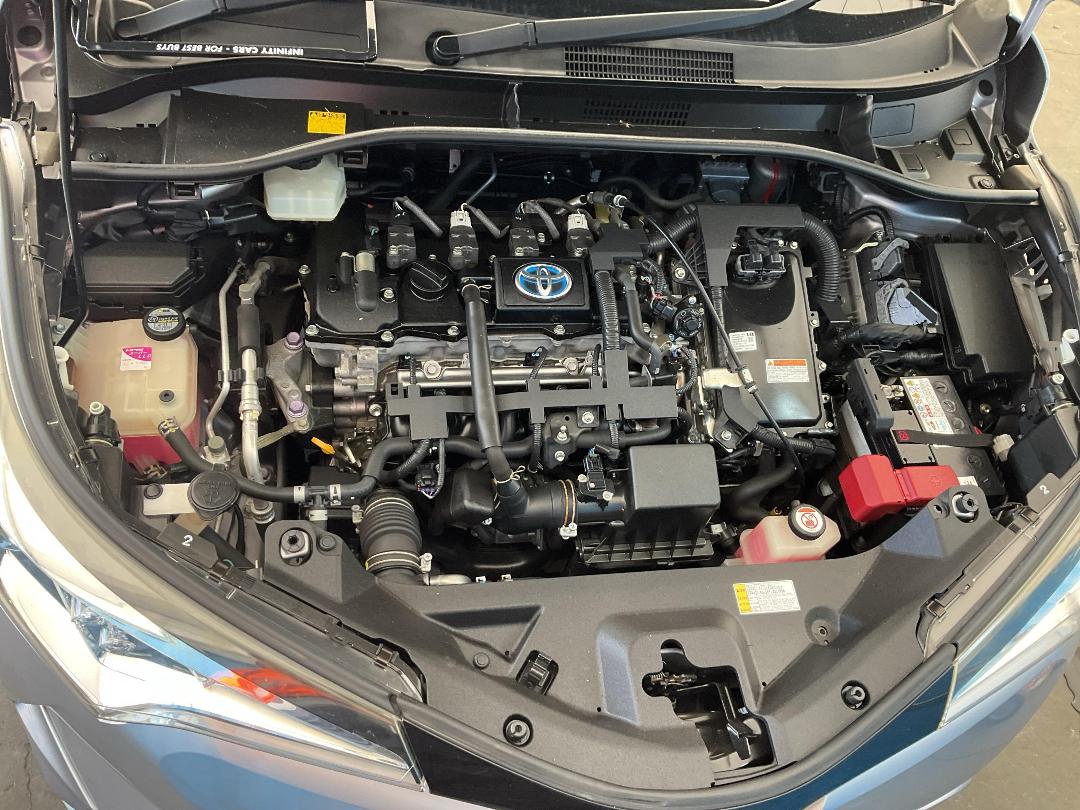 Photo '13' of Toyota C-HR