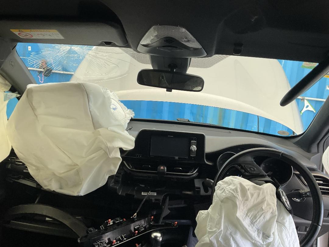 Photo '18' of Toyota C-HR