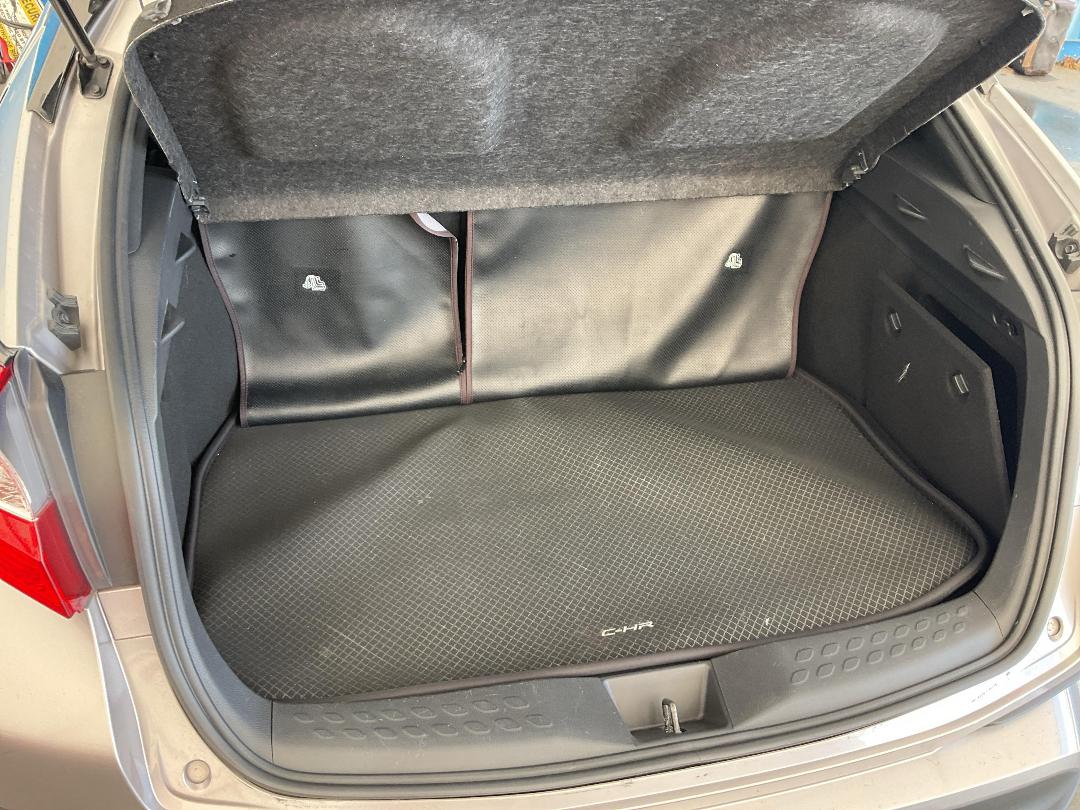 Photo '19' of Toyota C-HR