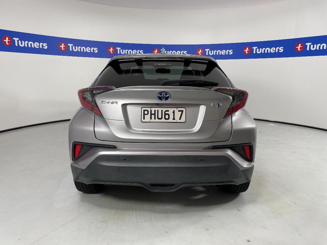 Photo '6' of Toyota C-HR