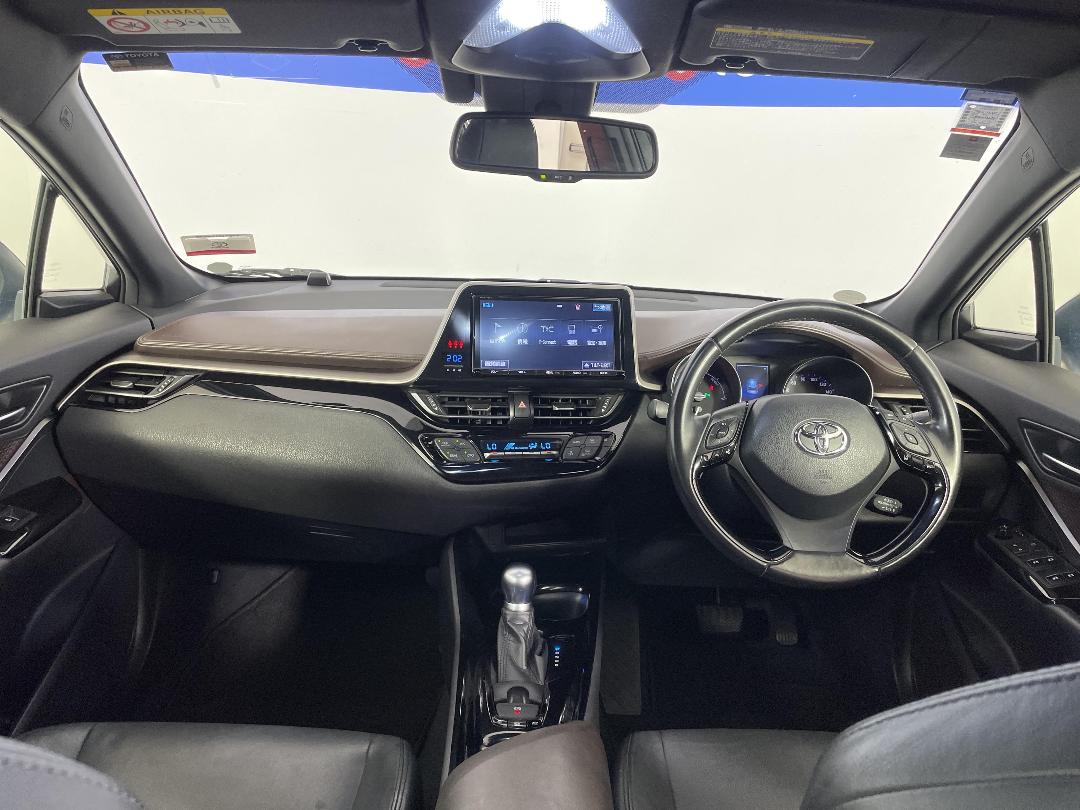 Photo '17' of Toyota C-HR