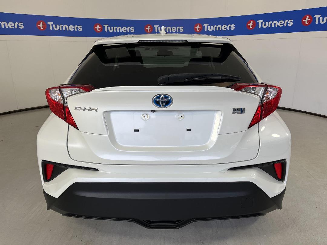 Photo '6' of Toyota C-HR