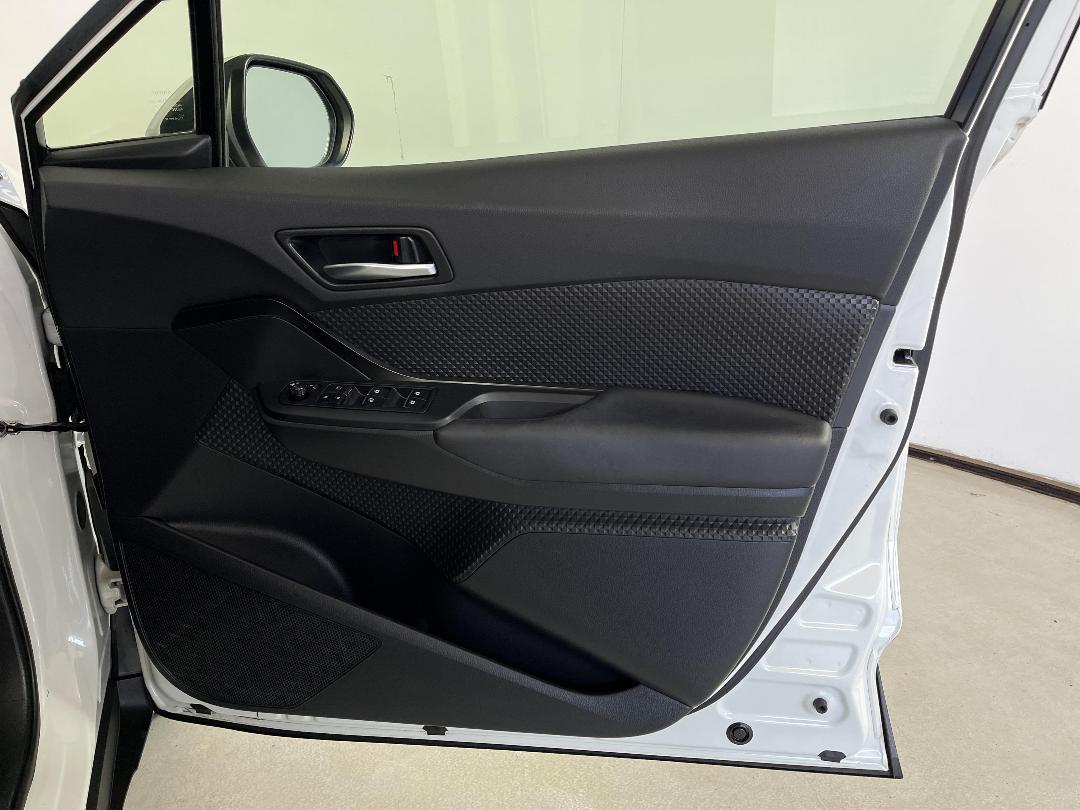 Photo '15' of Toyota C-HR