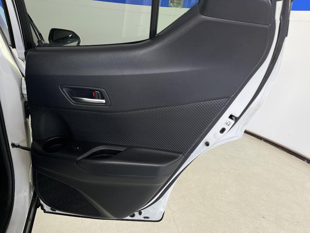 Photo '19' of Toyota C-HR