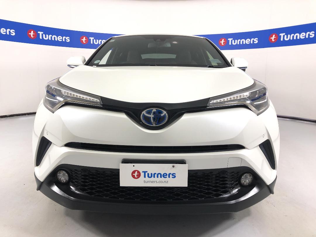Photo '2' of Toyota C-HR