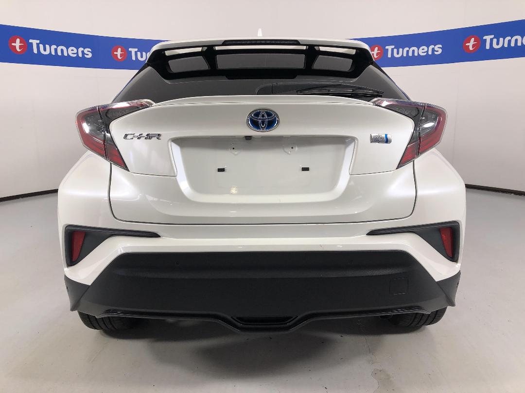 Photo '6' of Toyota C-HR