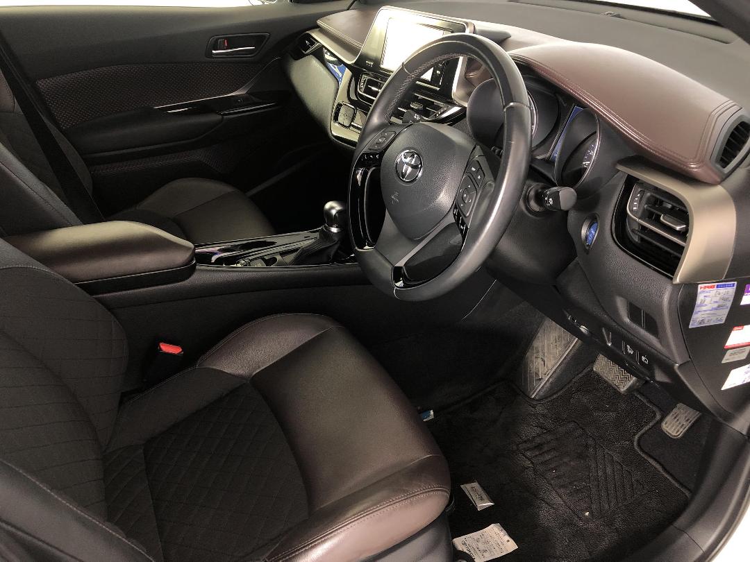 Photo '16' of Toyota C-HR