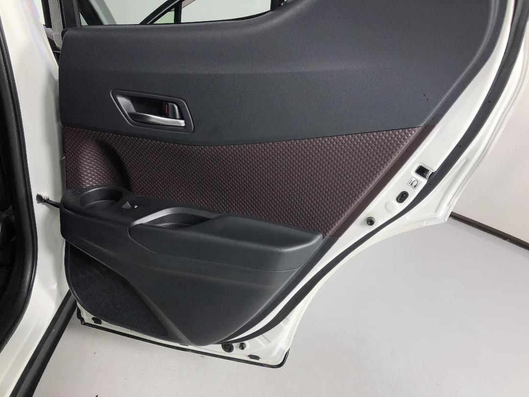 Photo '19' of Toyota C-HR