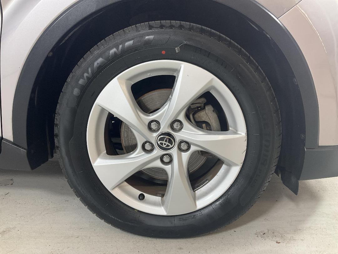 Photo '9' of Toyota C-HR