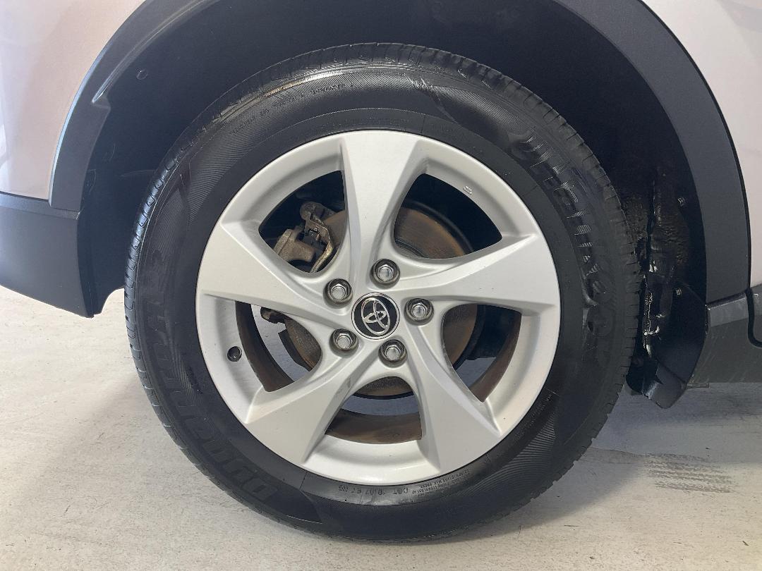 Photo '12' of Toyota C-HR