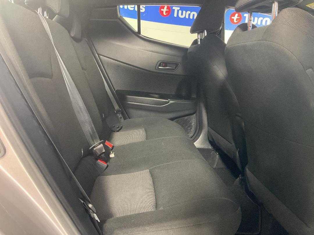 Photo '20' of Toyota C-HR