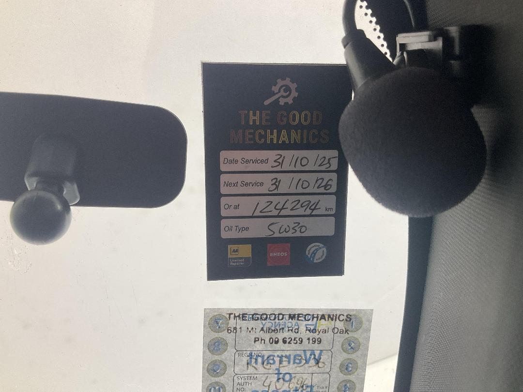 Photo '24' of Toyota C-HR