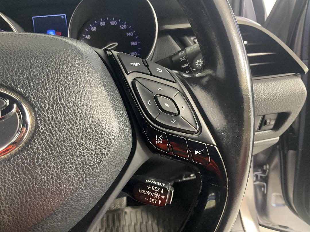 Photo '27' of Toyota C-HR