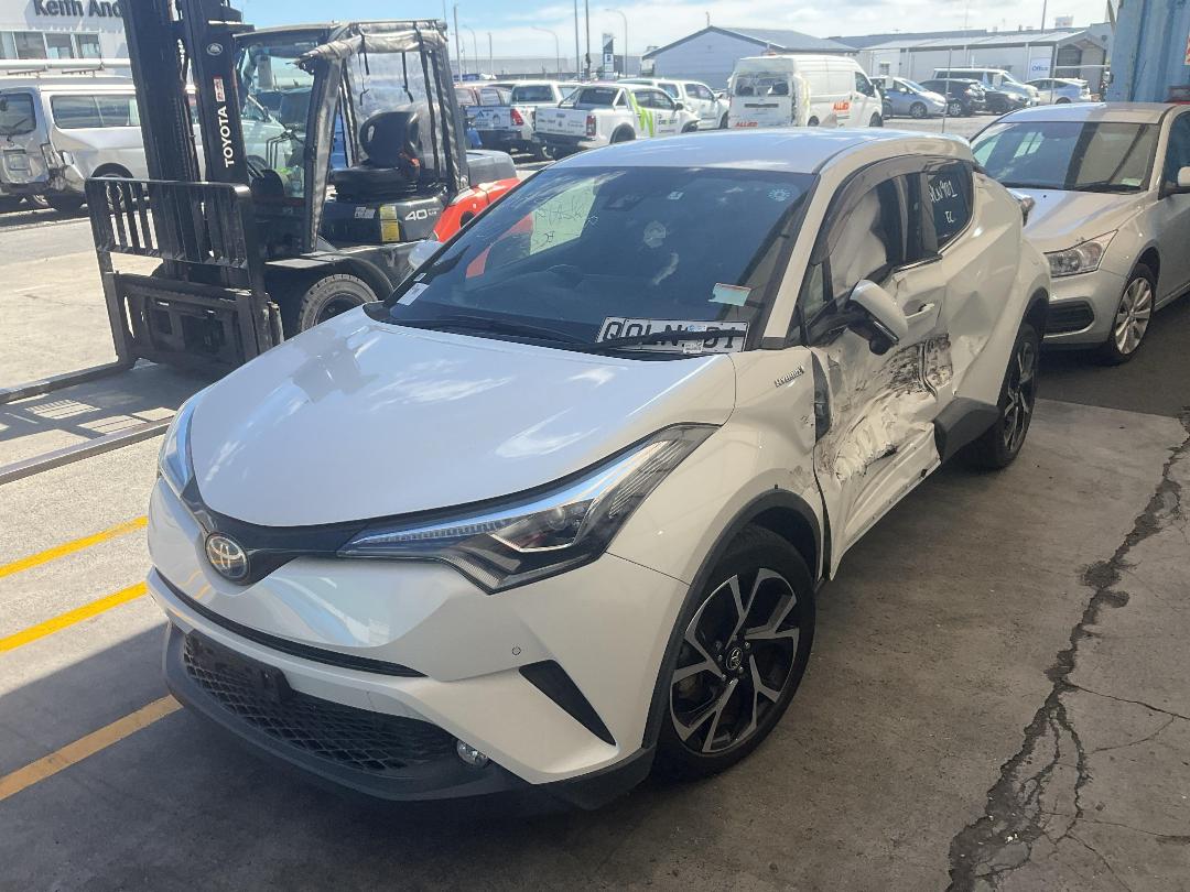 Photo '5' of Toyota C-HR Hybrid Photo '5' of Toyota C-HR Hybrid