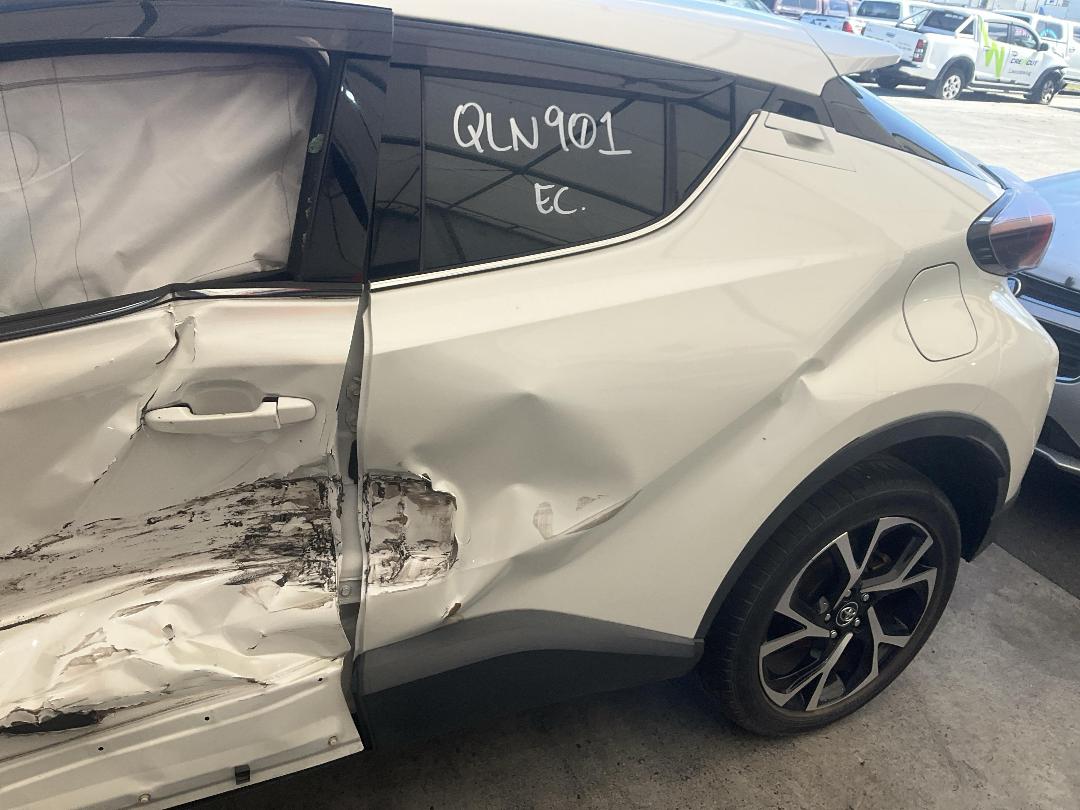 Photo '8' of Toyota C-HR Hybrid Photo '8' of Toyota C-HR Hybrid